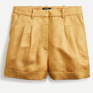 Drapey short in satin-faced linen